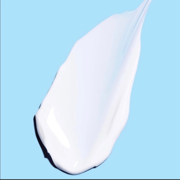 Oil & Pore control Mattifier with SPF 45 - Picture 3 of 3